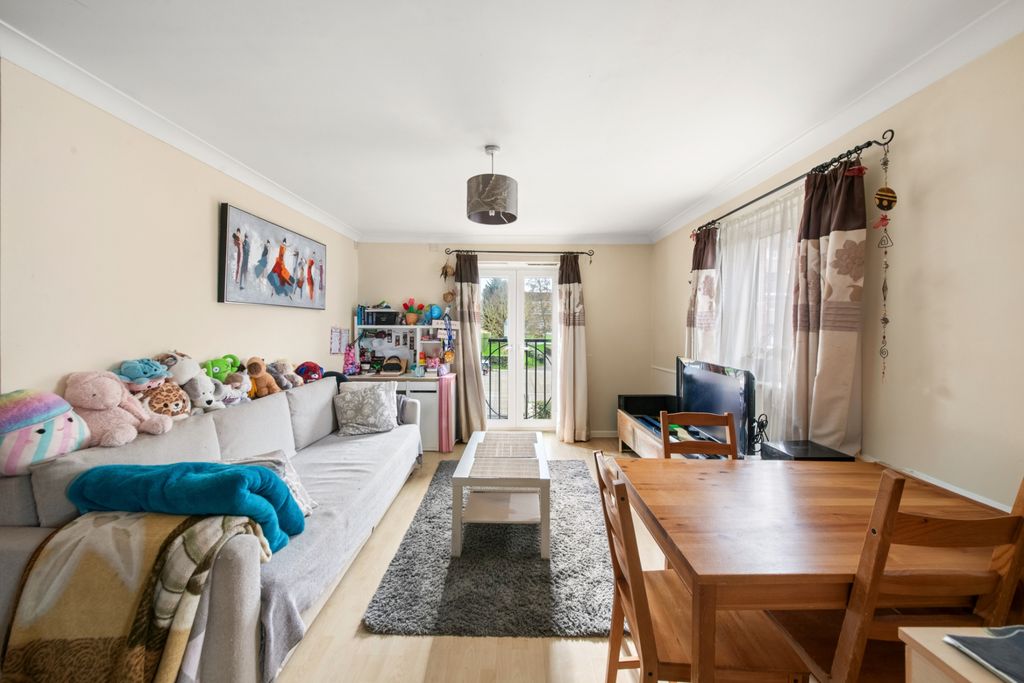 Property photo 3 of 9 Photo 2