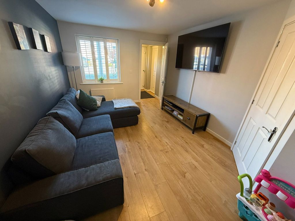 Property photo 2 of 19