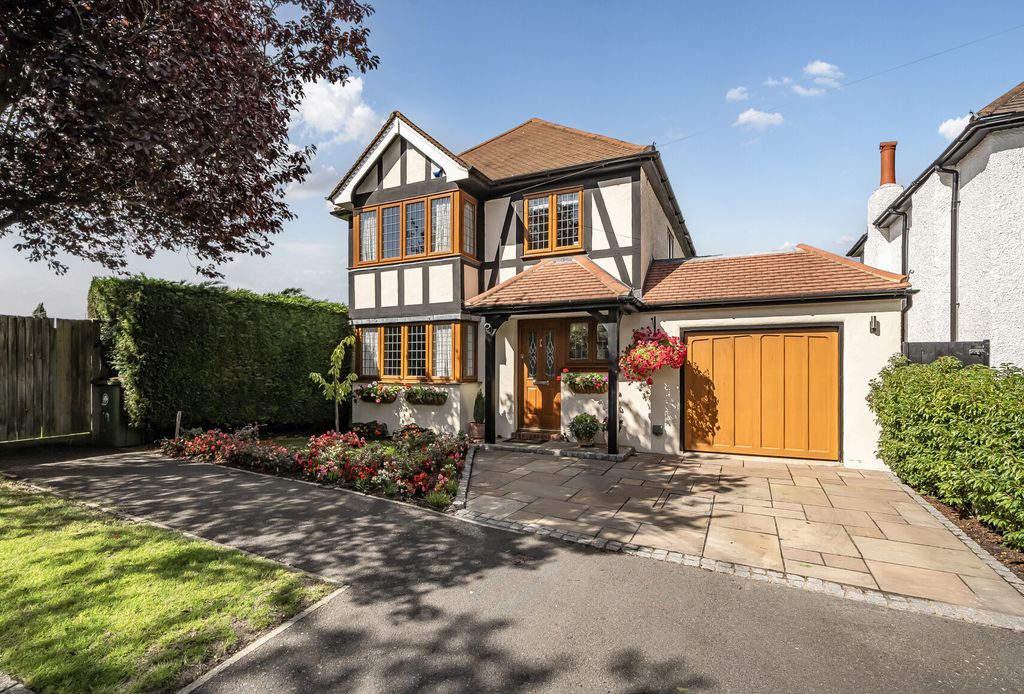 Property photo 1 of 19 External
