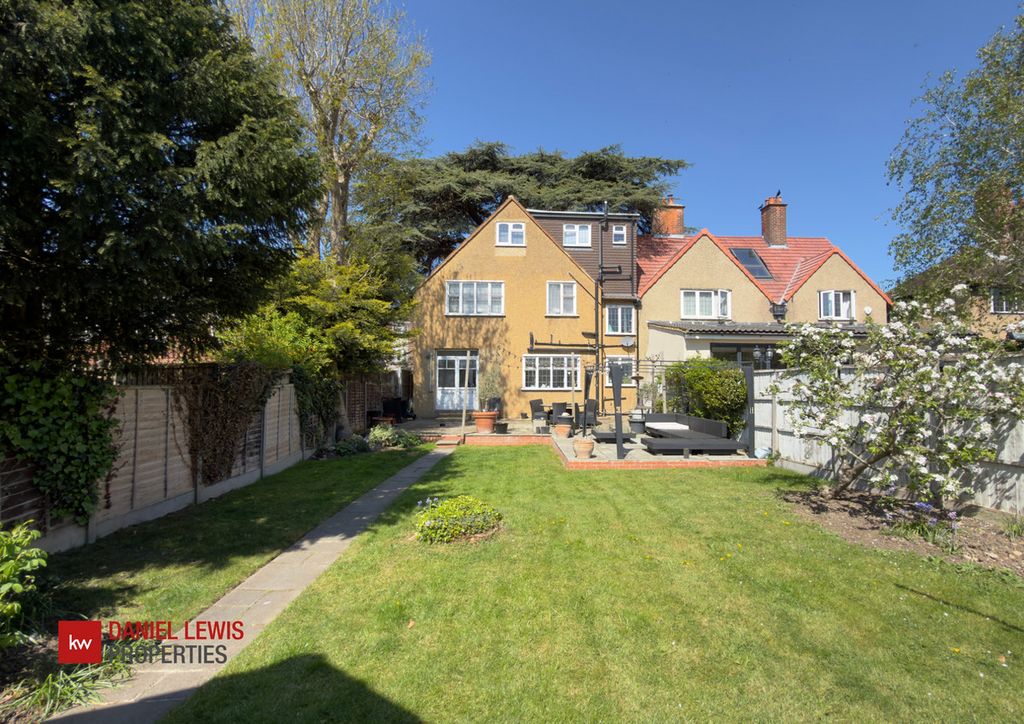 Property photo 1 of 25