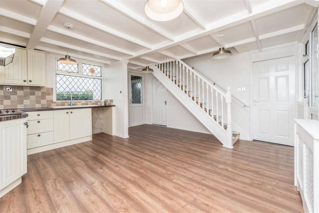 Property photo 3 of 27 Fitted Dining Kitchen: