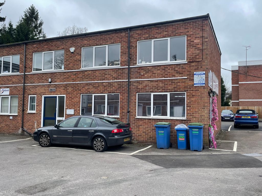 Property photo 1 of 2