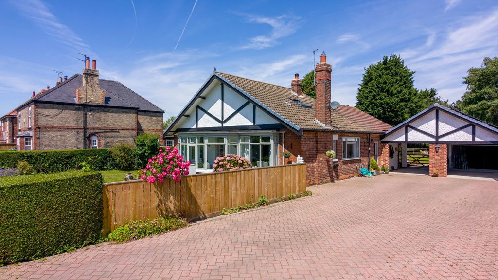 Property photo 1 of 40
