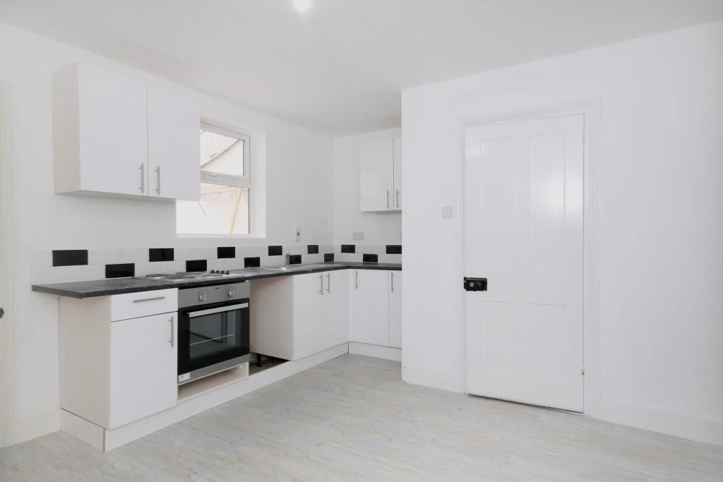 Property photo 3 of 11 Kitchendiner.Jpg