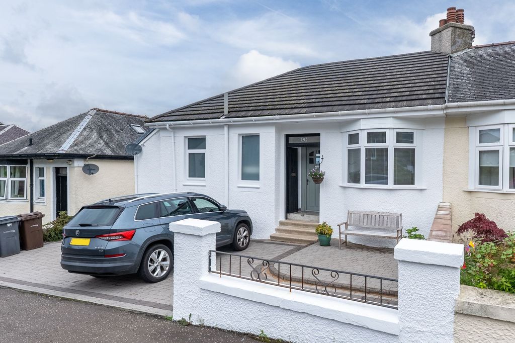Property photo 2 of 32