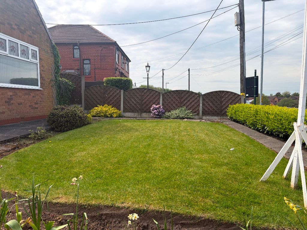 Property photo 2 of 31