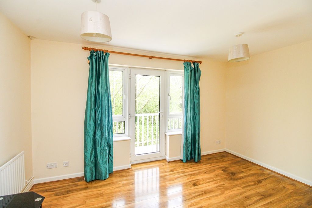 Property photo 3 of 7 Lounge