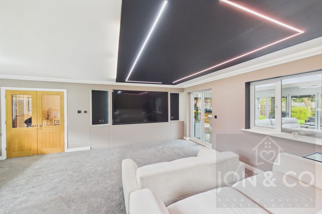 Property photo 3 of 36