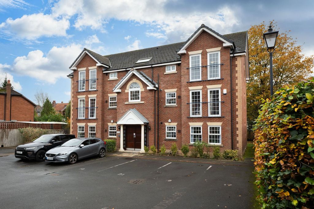 Property photo 2 of 21