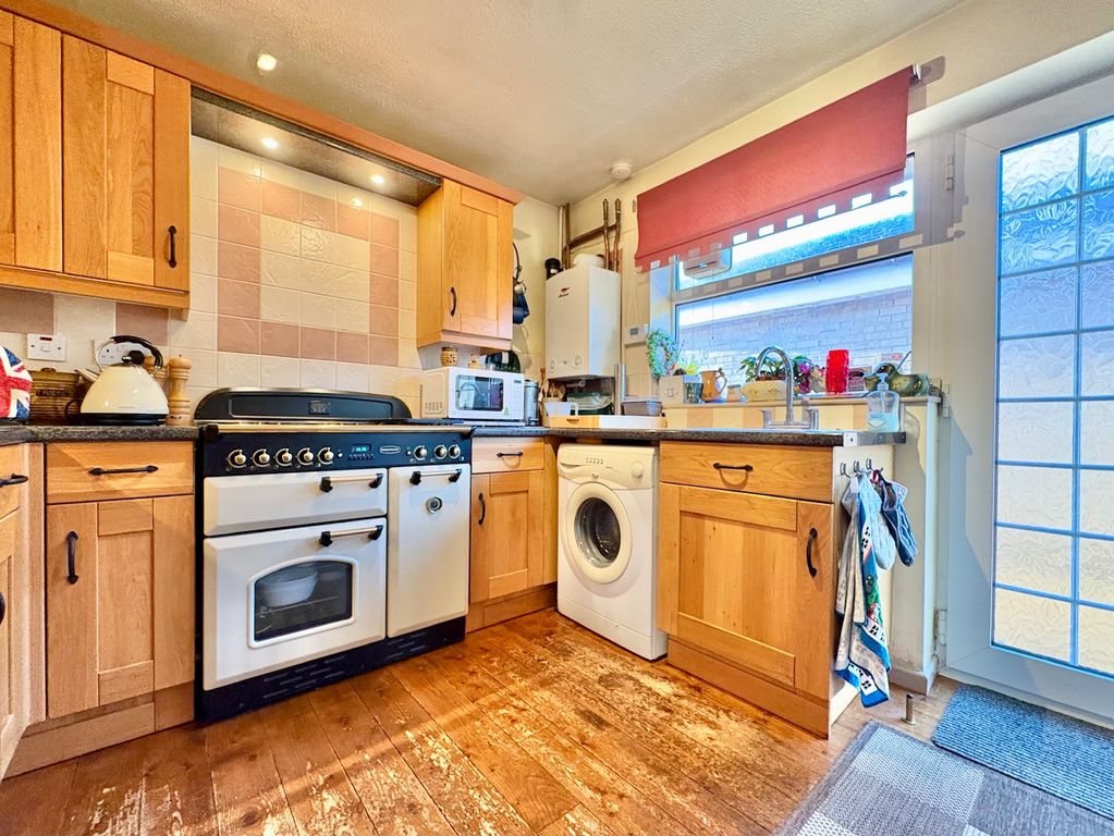 Property photo 2 of 21