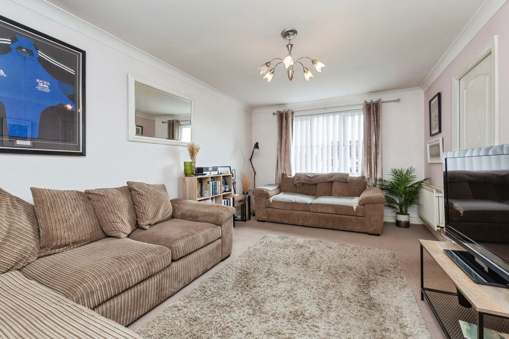 Property photo 3 of 16 Photo