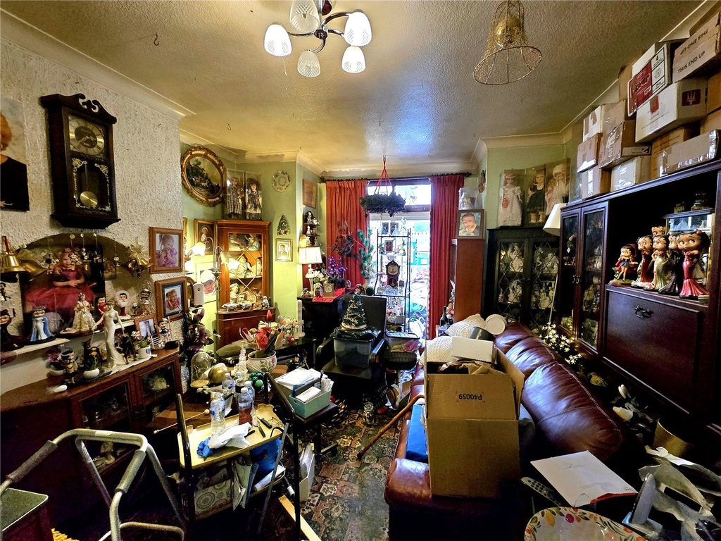 Property photo 3 of 4 Picture No. 05