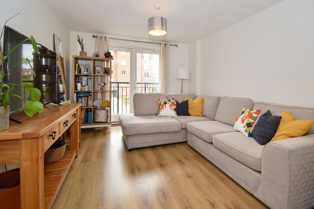 Property photo 2 of 9