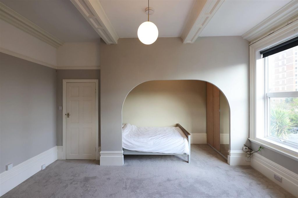 Property photo 2 of 15 Aspire Residential - Bath Road