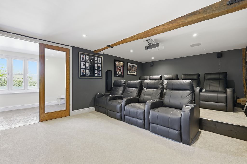 Additional image 36 of 5 bed barn conversion for saleThe Barn, Church Street, Billericay CM11