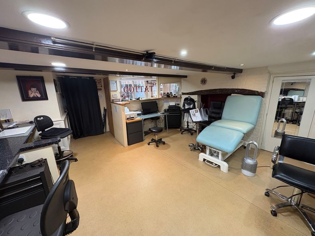 Property photo 3 of 12 Photo 4