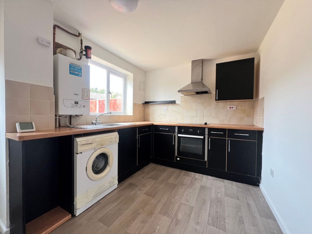 Property photo 2 of 12 Kitchen 1