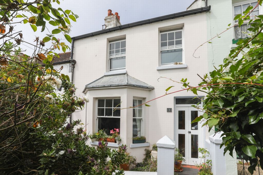 Property photo 1 of 15 Front