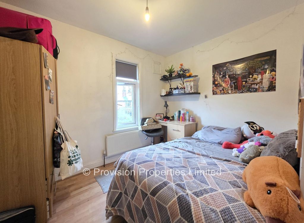 Property photo 3 of 8 Photo