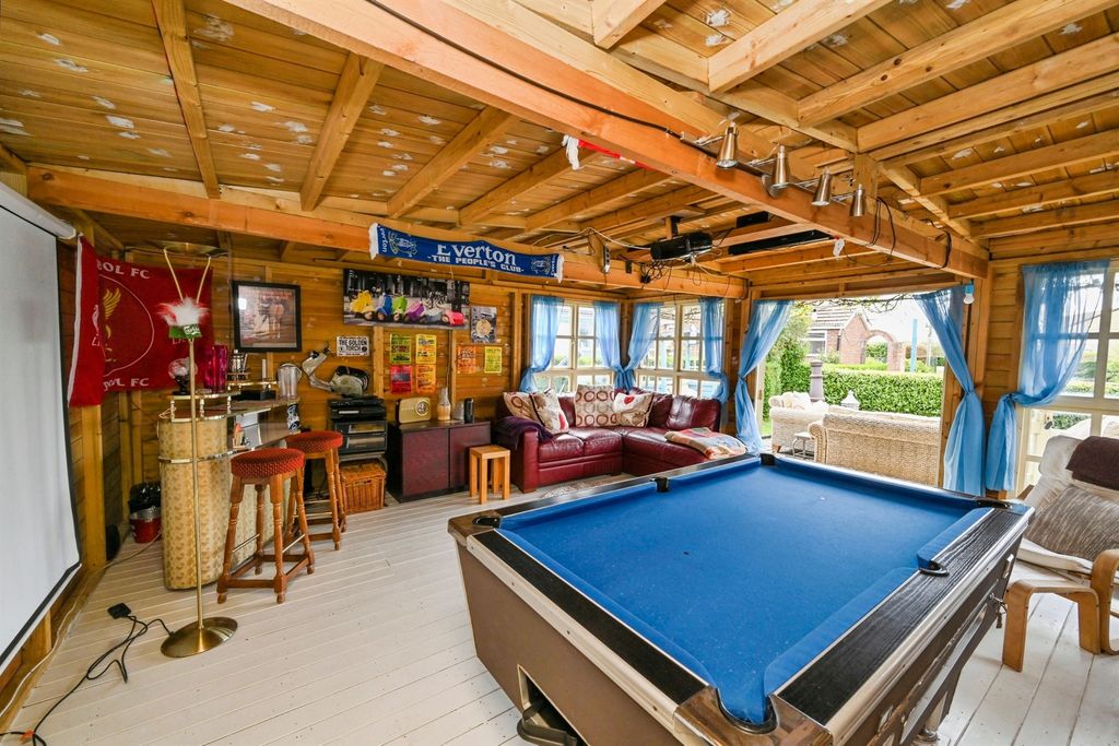 Property photo 2 of 25
