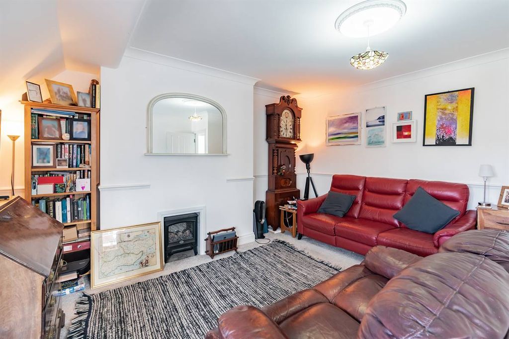 Property photo 3 of 14