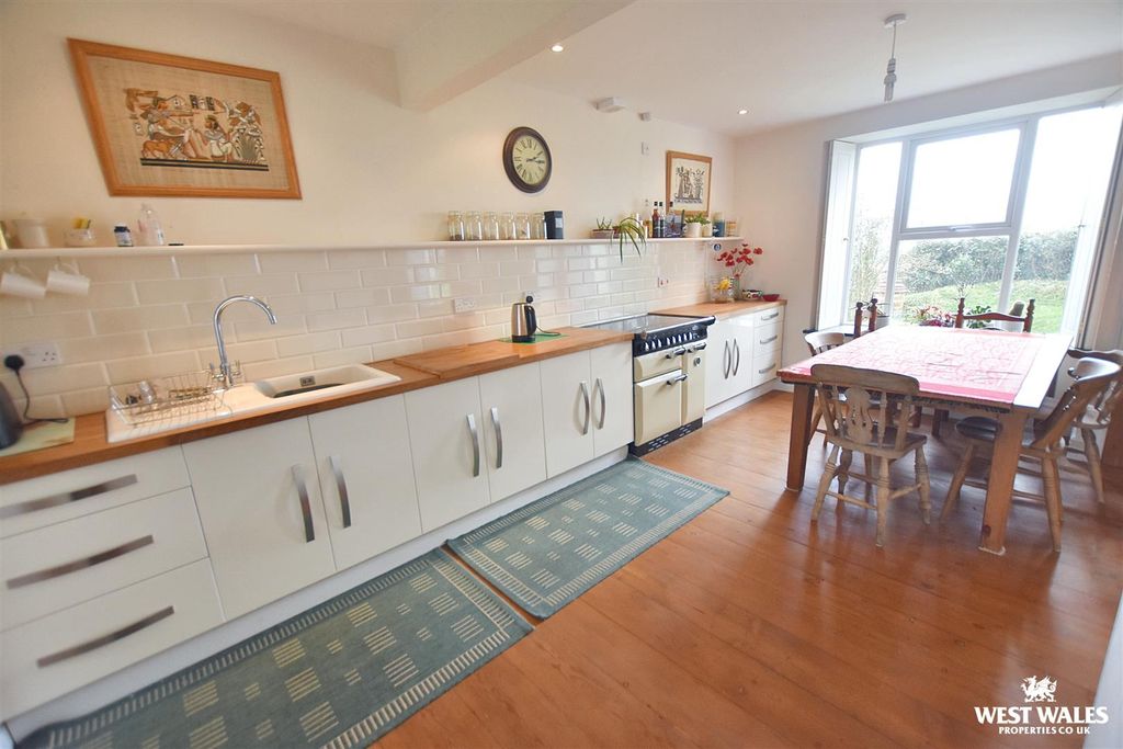Property photo 3 of 34 9 (23).Jpg