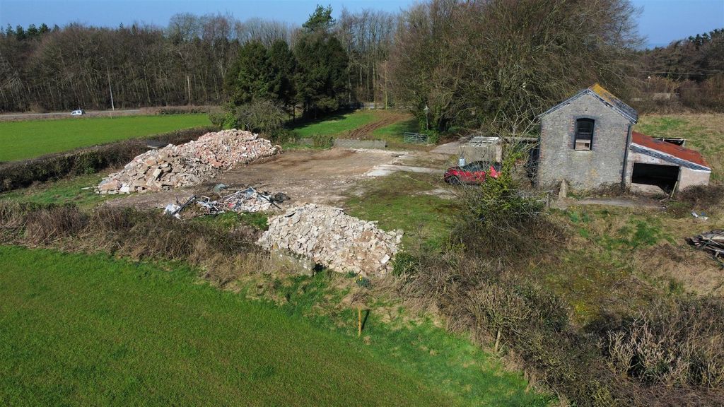 Property photo 2 of 5