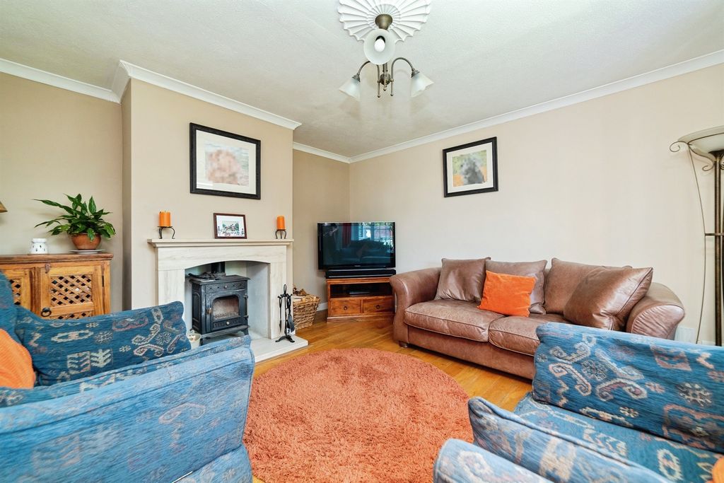 Property photo 3 of 18
