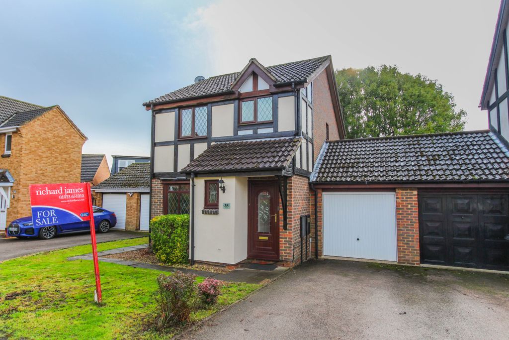 Property photo 1 of 10 Front