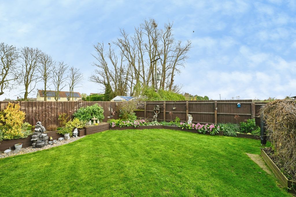 Property photo 2 of 20 Tw032