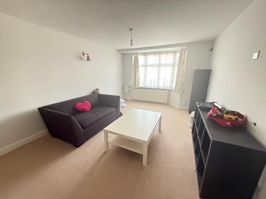 Property photo 3 of 24