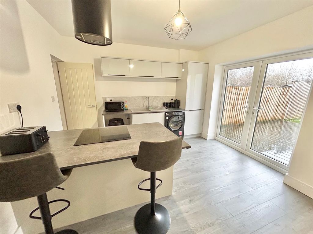 Property photo 3 of 13 Kitchen 2.Jpg