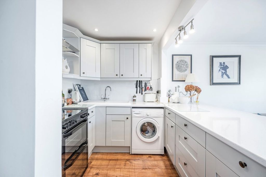 Property photo 3 of 4