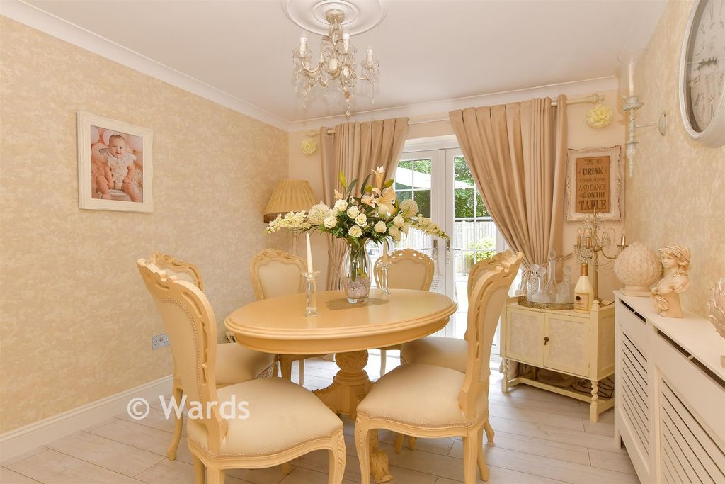 Property photo 3 of 21 Dining Room