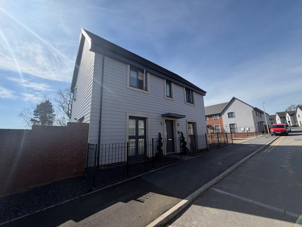 Property photo 1 of 21