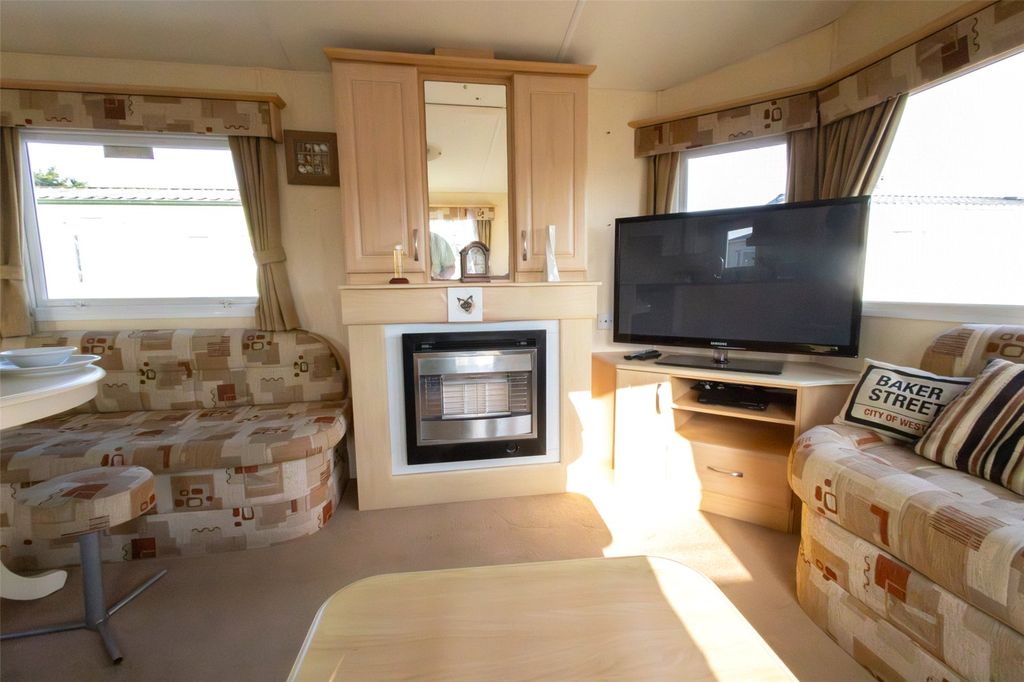 Property photo 3 of 11 Picture No. 13