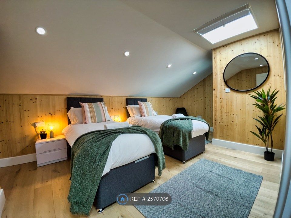 Property photo 3 of 17 Bedroom 2