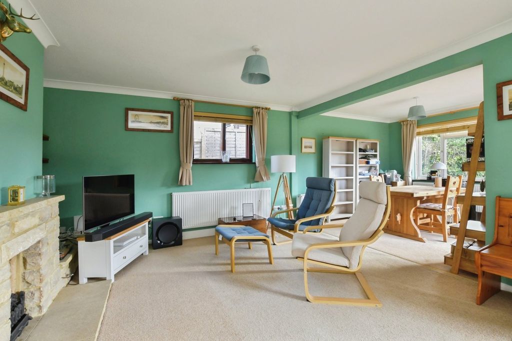 Property photo 3 of 18