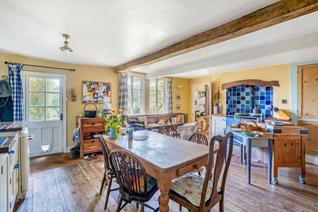 Property photo 3 of 12