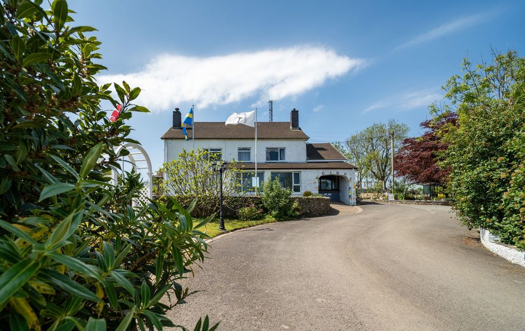 Property photo 1 of 55