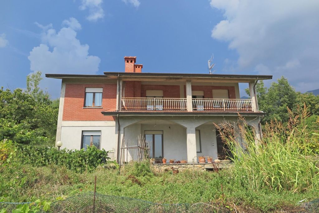 Property photo 2 of 48