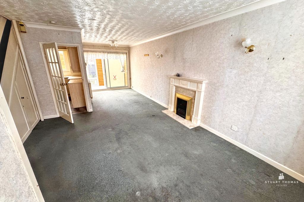 Property photo 2 of 16 4-2