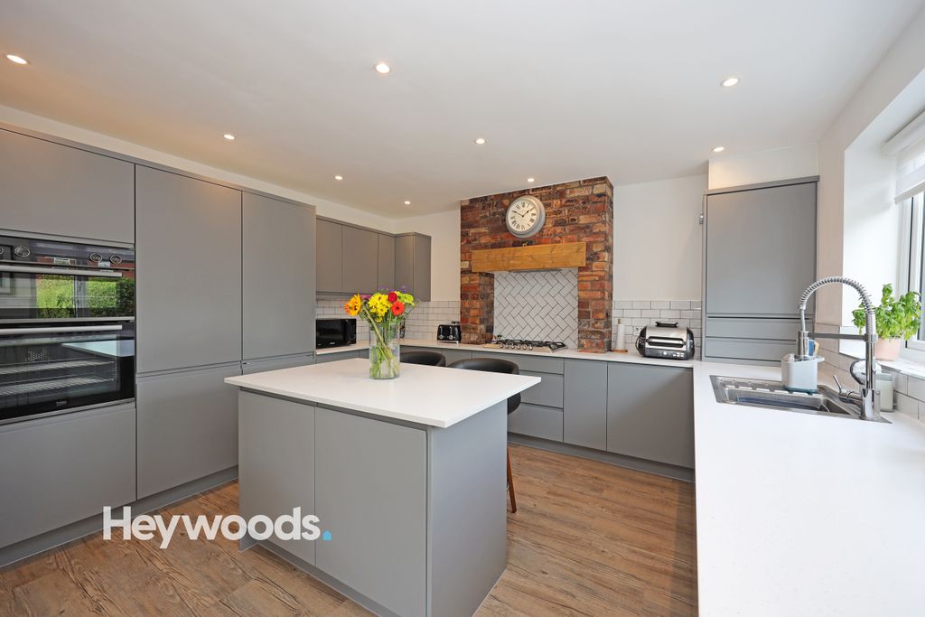 Property photo 3 of 32 0F1A5613