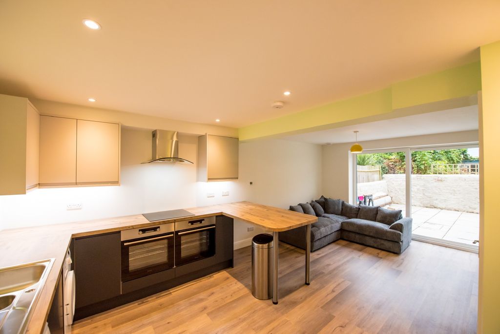 Property photo 2 of 21 Gallery