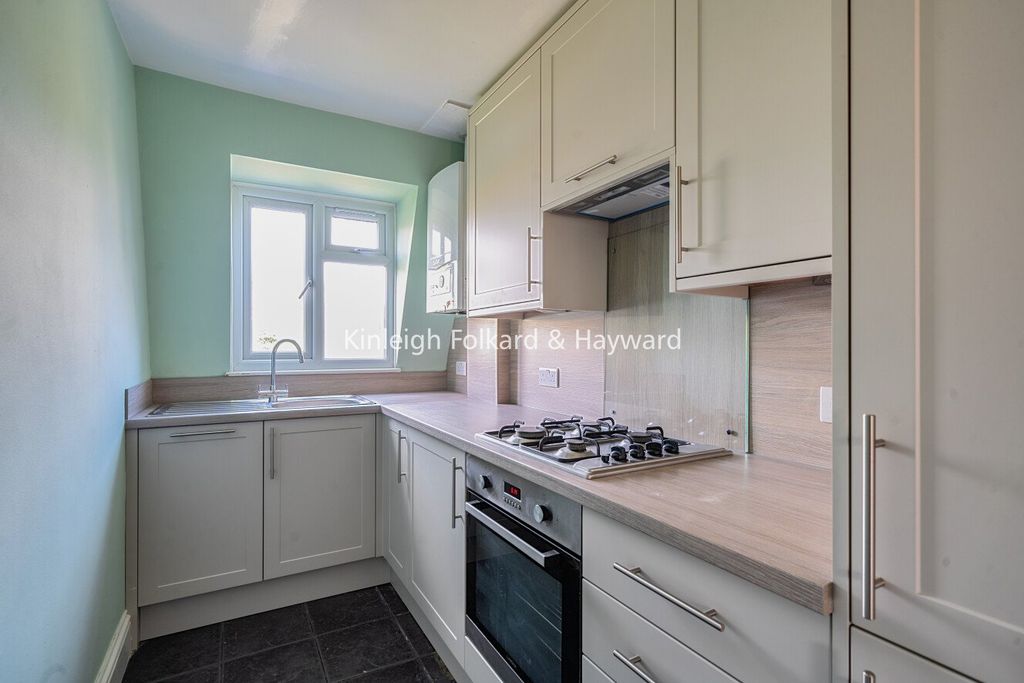 Property photo 2 of 13 Picture No. 18