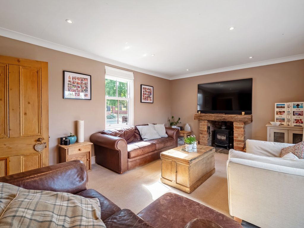 Property photo 2 of 35