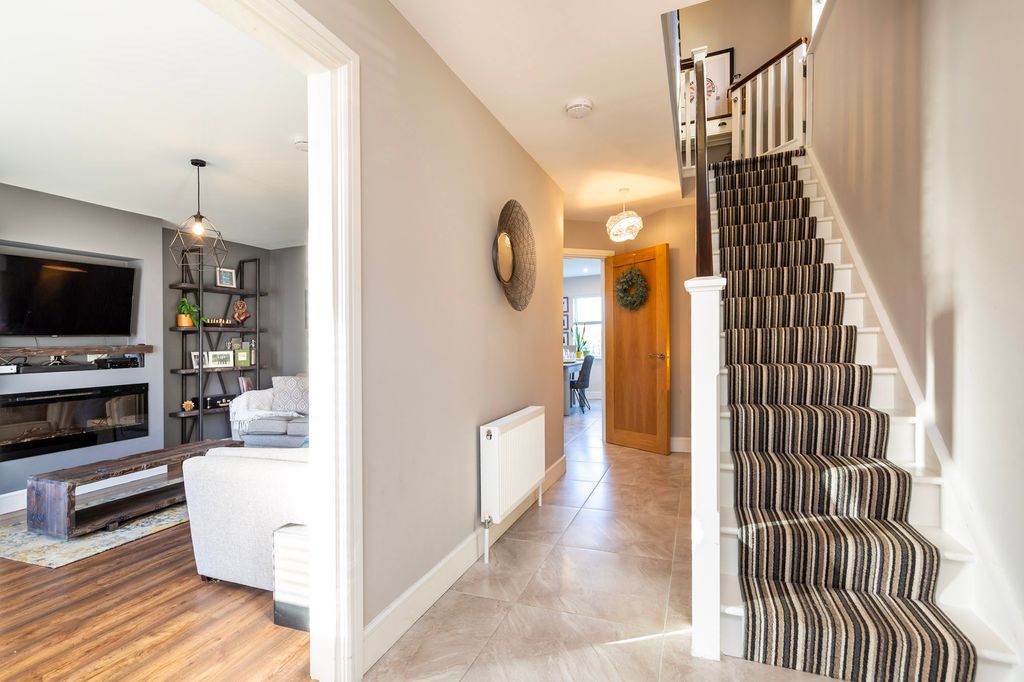 Property photo 3 of 38