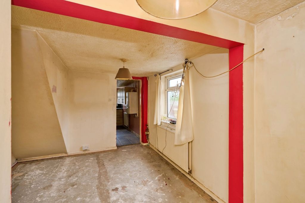 Property photo 3 of 12 Photo