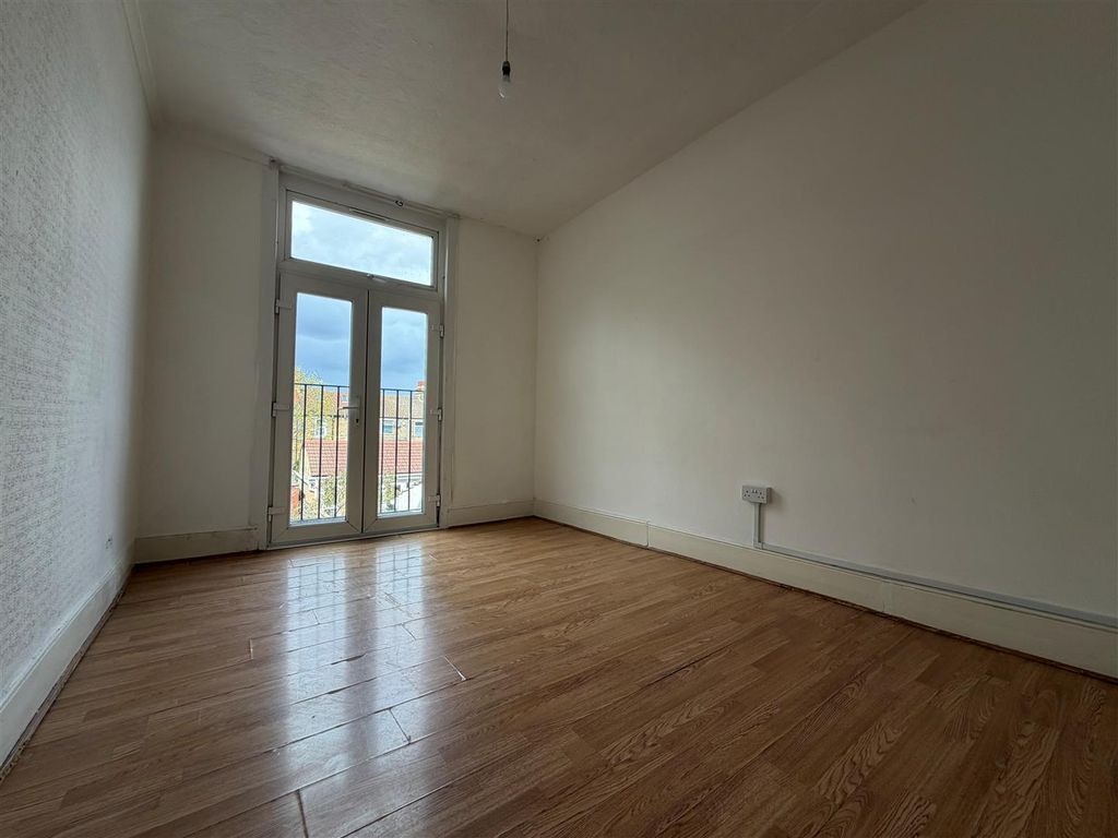 Property photo 3 of 8 7.Jpg