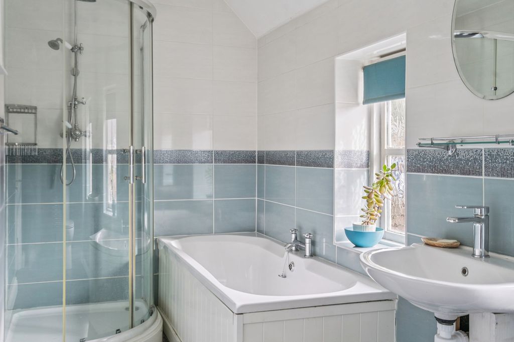 Property photo 3 of 24